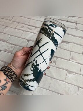 Abstract Brushstroke Travel Tumbler - White & black 20 oz - new in box